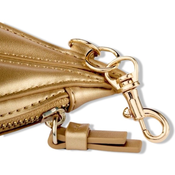 DVF x Target SOLD OUT Limited Edition | The Lips Coin Pouch | Gold - Picture 5 of 6